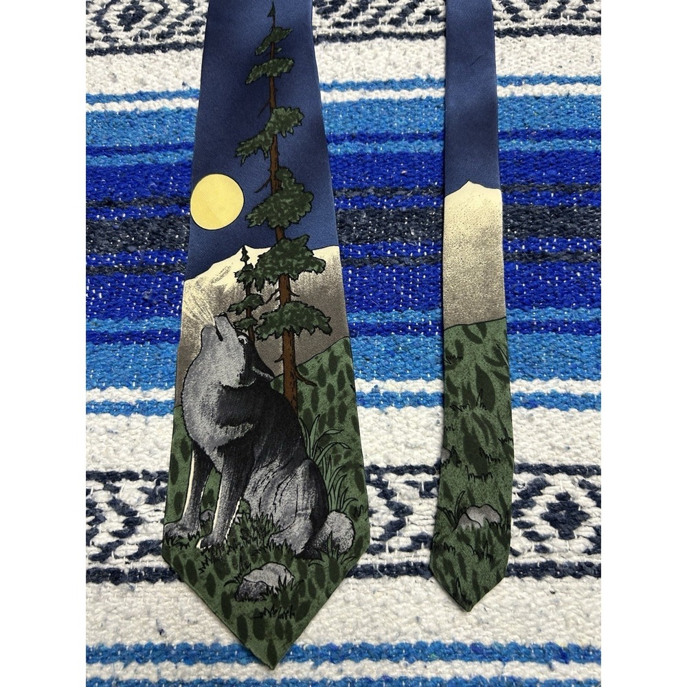 Vintage 90s WWF World Wildlife Fund Howling Wolf Silk Tie Blue Nature Design 144